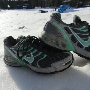 NIKE MAX AIR TORCH 4 WOMENS SIZE 8.5